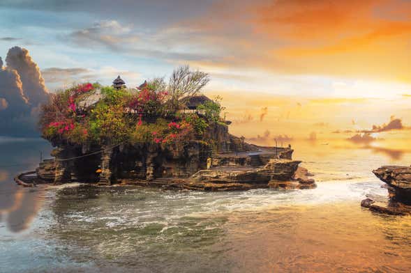 Excursão privada aos lagos e templos de Bedugul e Tanah Lot