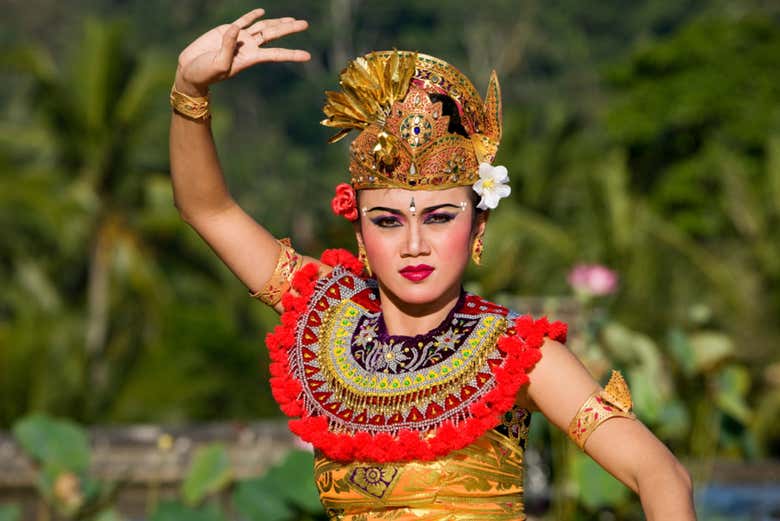 Bailarina da dança Barong