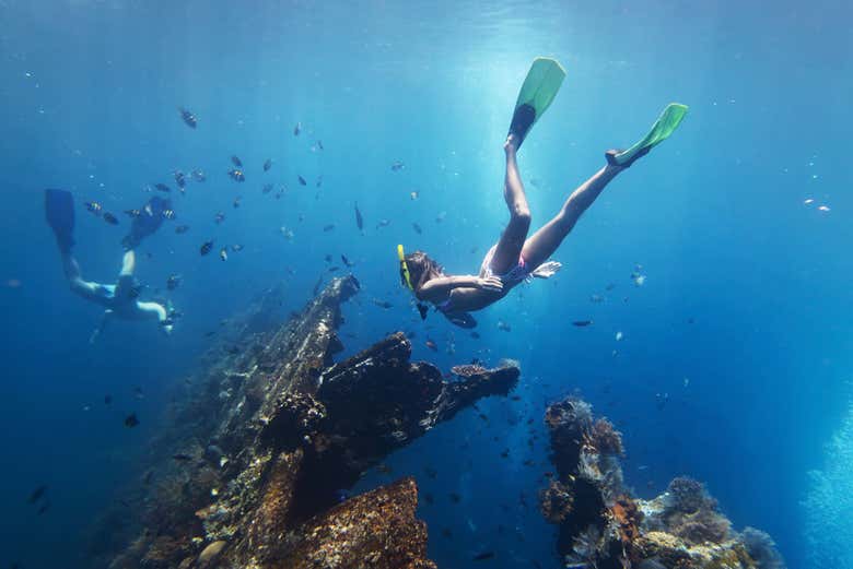 Praticando snorkel em Tulamben