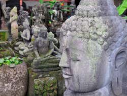 Compras em Bali, loja de estátuas