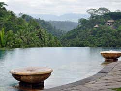 Piscina de um hotel em Ubud